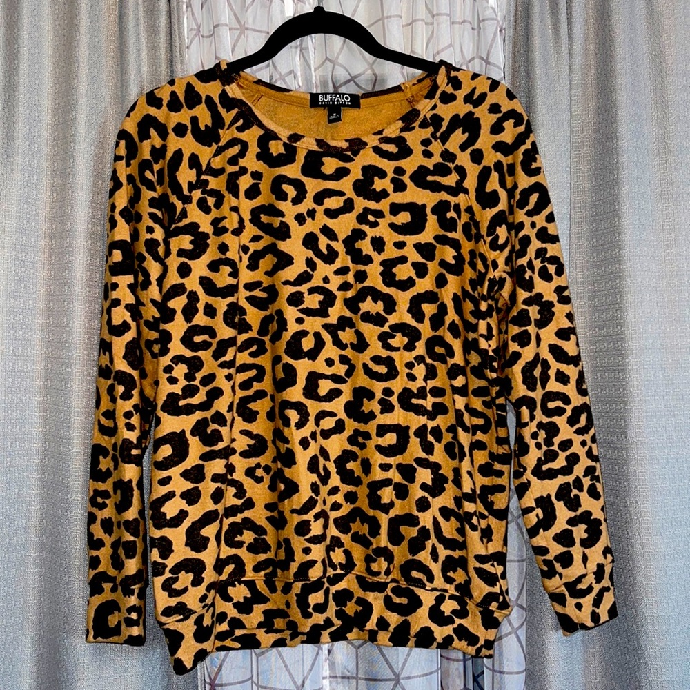 Leopard Sweater size M NWOT